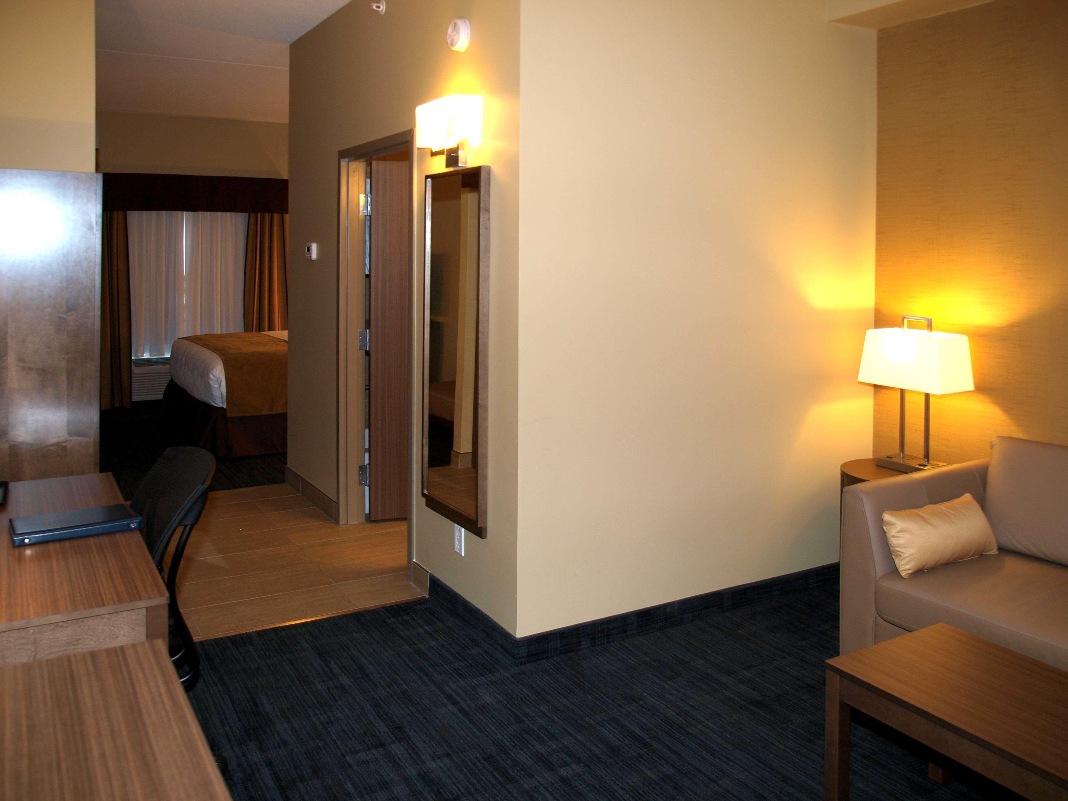 Best Western Plus Winnipeg West Headingley Екстериор снимка