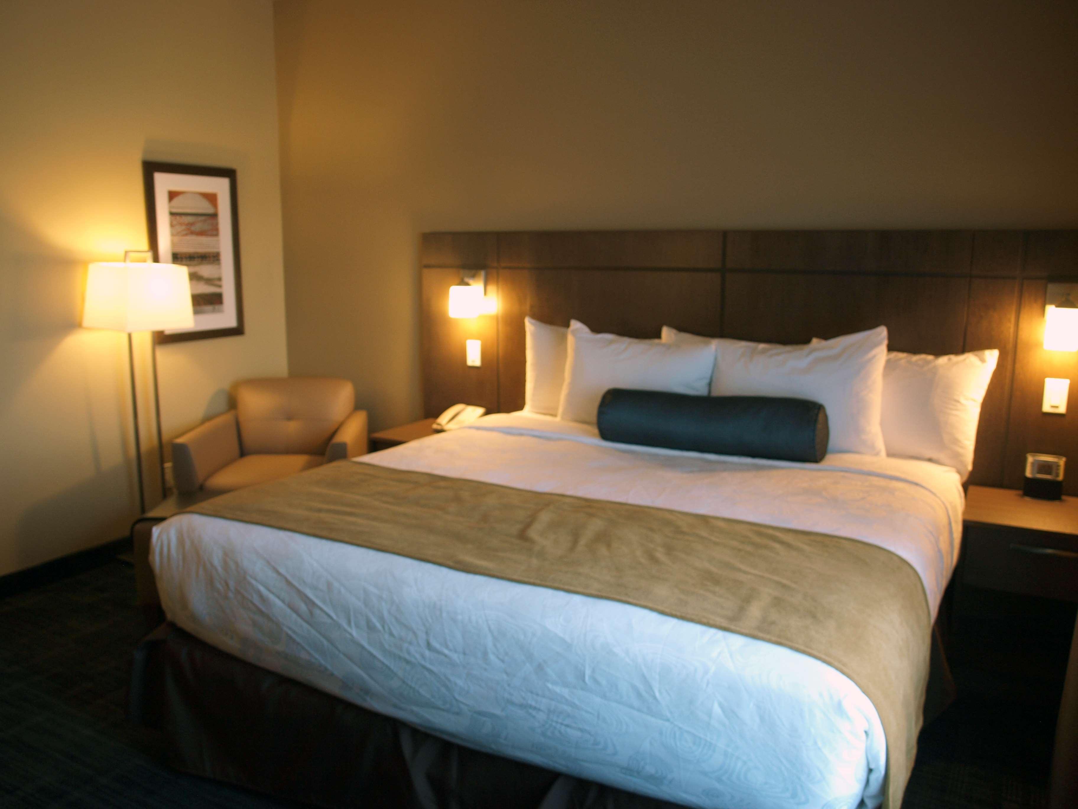 Best Western Plus Winnipeg West Headingley Екстериор снимка