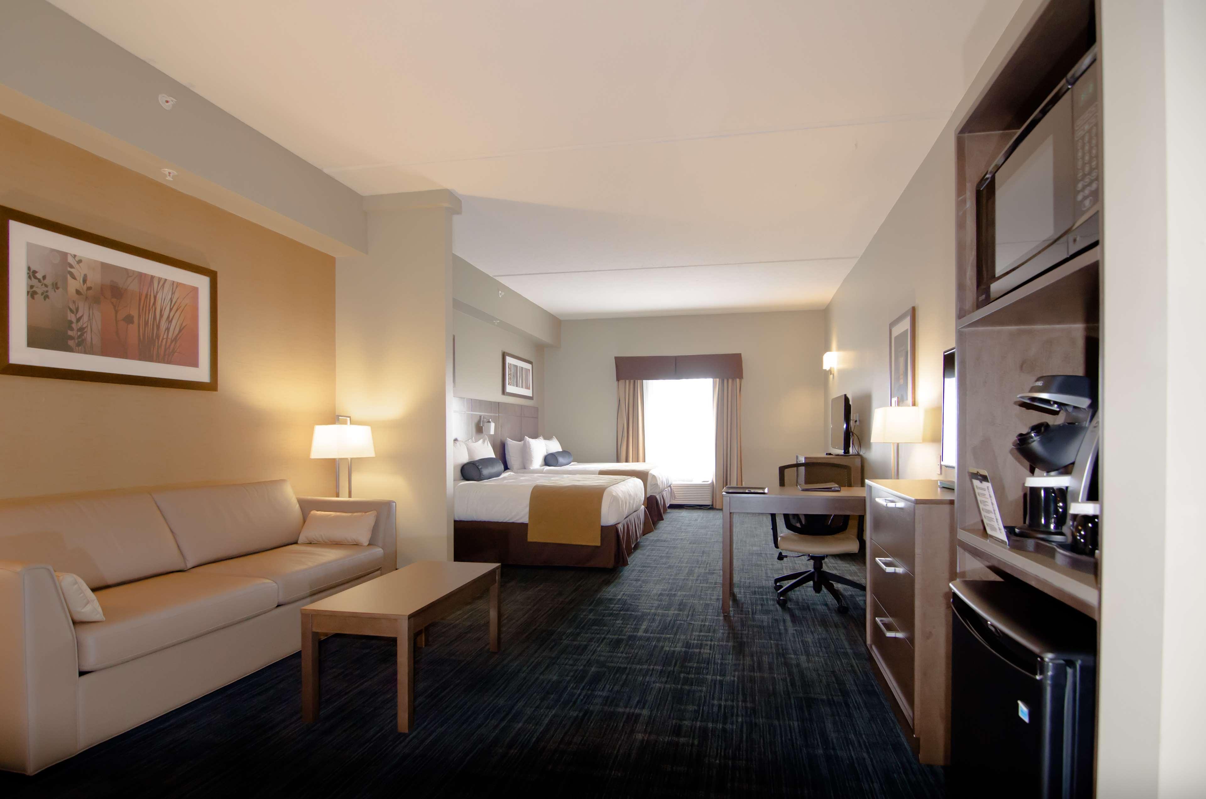 Best Western Plus Winnipeg West Headingley Екстериор снимка