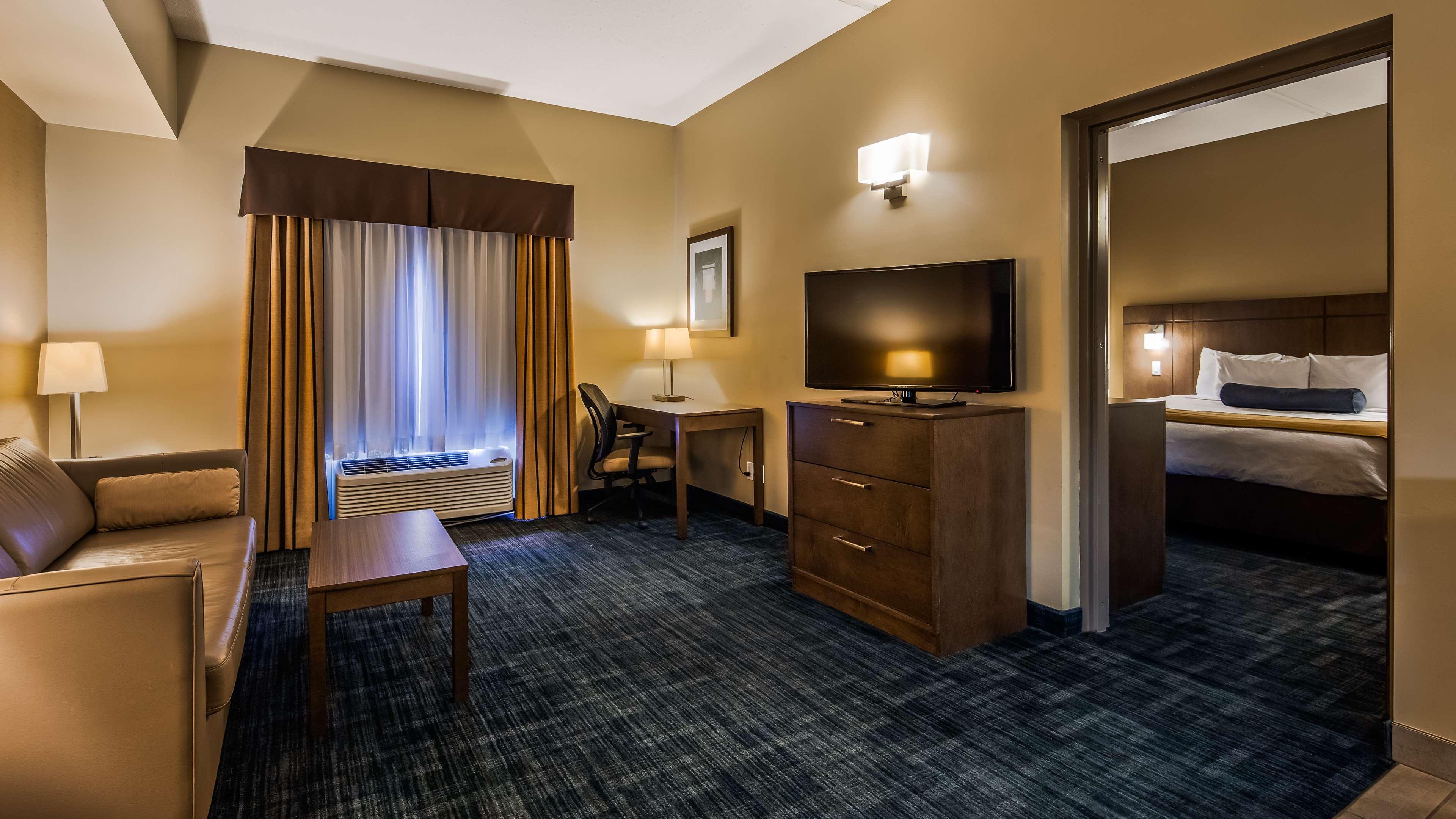 Best Western Plus Winnipeg West Headingley Екстериор снимка