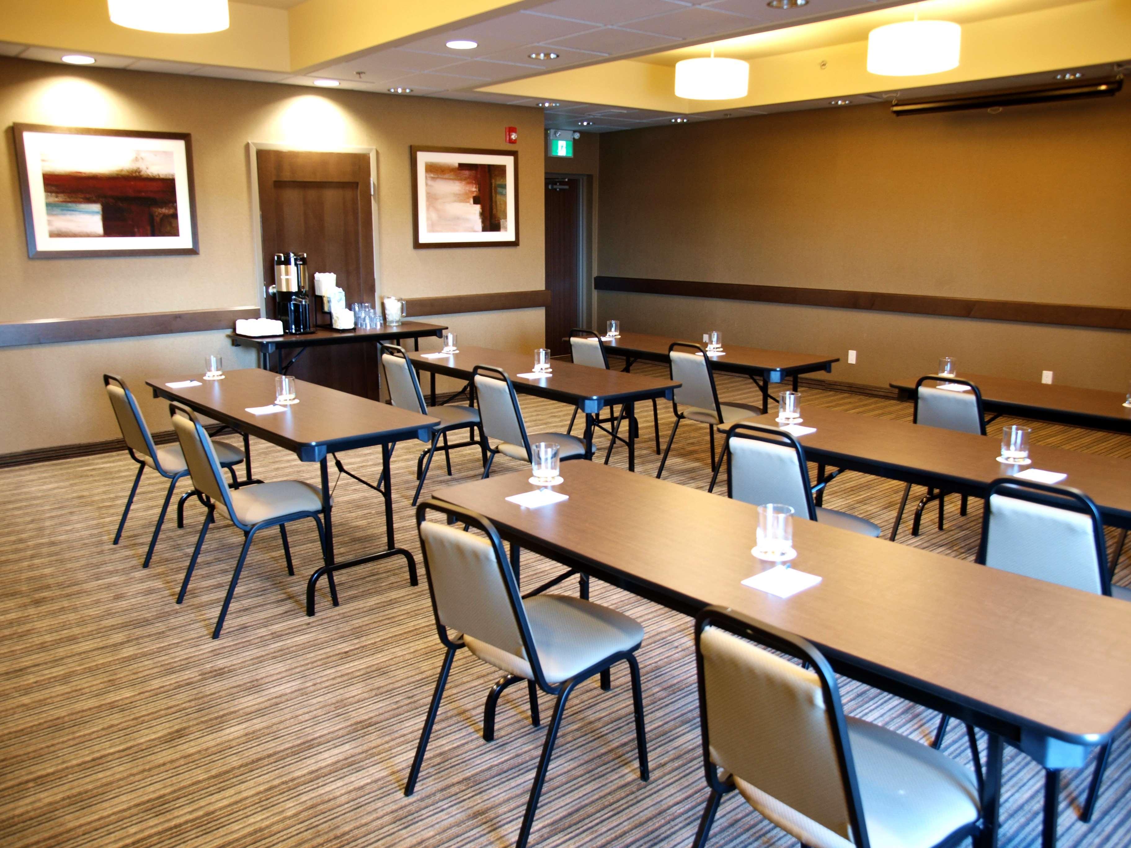 Best Western Plus Winnipeg West Headingley Екстериор снимка