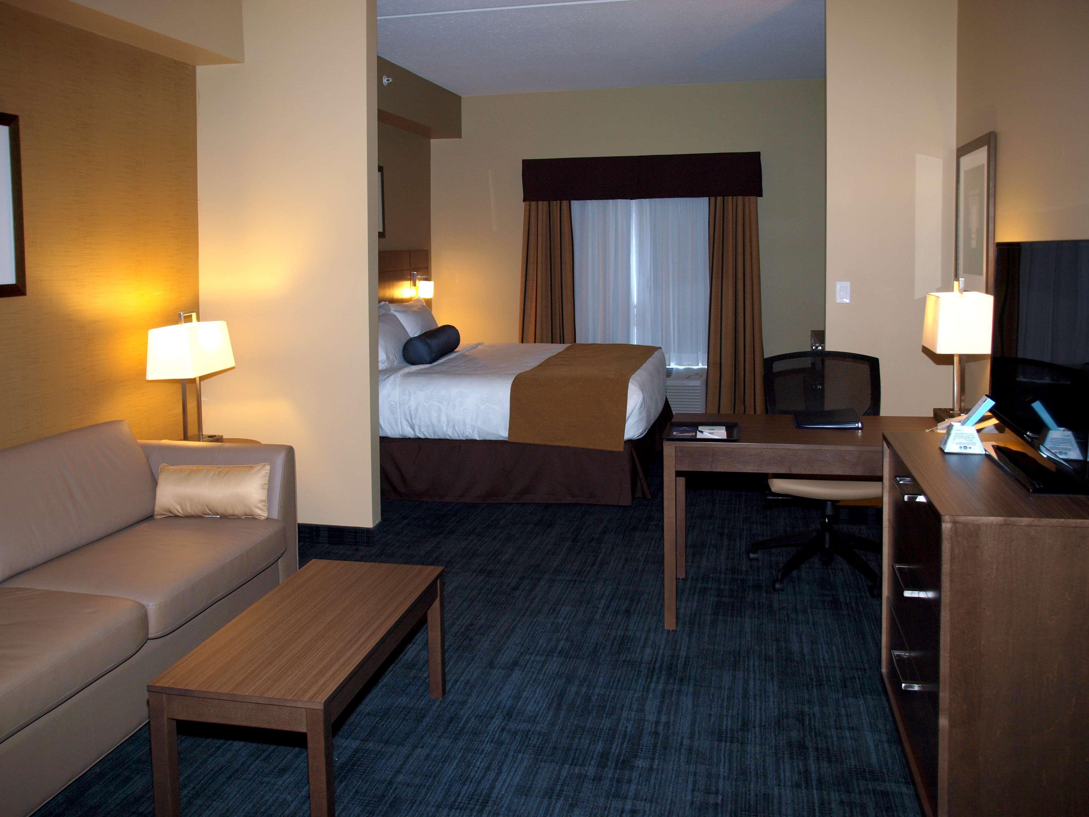 Best Western Plus Winnipeg West Headingley Екстериор снимка