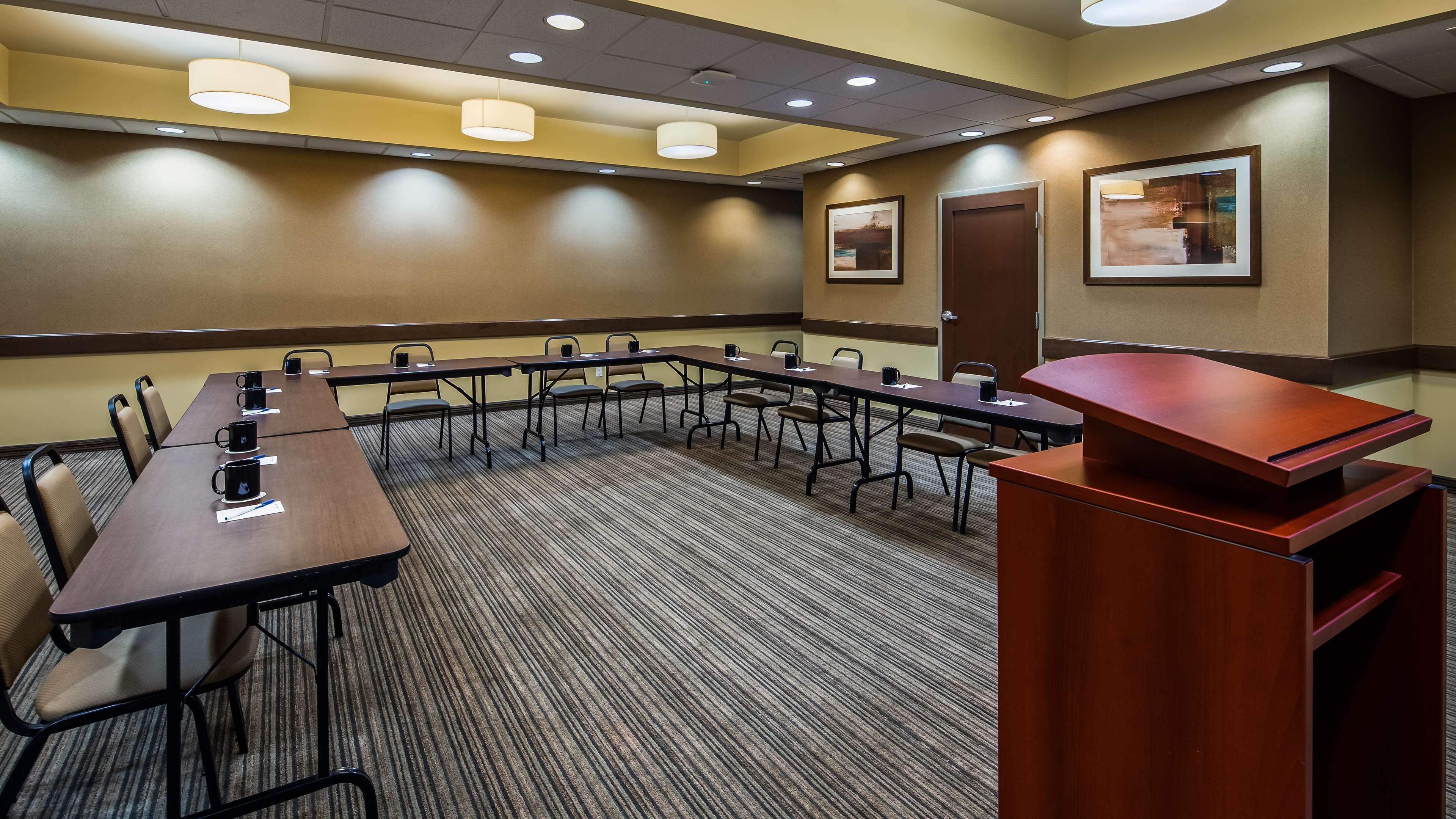 Best Western Plus Winnipeg West Headingley Екстериор снимка